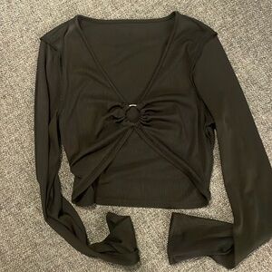 black long sleeve crop top